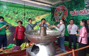 Nồi lẩu mắm khủng ở Cà Mau lập kỷ lục Việt Nam