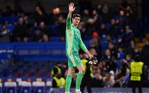 Courtois bị đối xử cực tệ khi trở lại Stamford Bridge