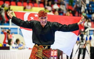 Vua Pencak Silat Singapore bật khóc khi lần đầu giành vàng SEA Games