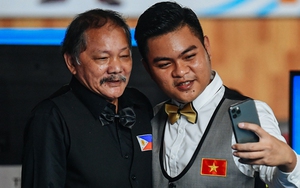 Cơ thủ Việt Nam làm điều ý nghĩa sau khi đánh bại huyền thoại Efren Reyes