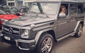 Bộ sưu tập xe hơi xa hoa đậm chất Mỹ của Paris Hilton