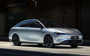 Xe Trung Quốc đi 700km/lần sạc giá hơn 600 triệu: Đối trọng cực mạnh của Tesla hay cú lừa?