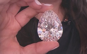 Đấu giá viên kim cương trắng nặng 228,31 carat