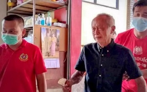 Cụ ông giữ quan tài của vợ trong nhà suốt 21 năm mà không ai hay biết