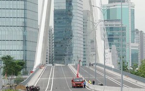 44 nắp cống trên cầu Thủ Thiêm 2 bị cạy trộm
