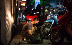 Biệt đội xuyên đêm giải cứu xe máy 0 đồng ở Hà Nội: “Không lãi được gì ngoài tình cảm”