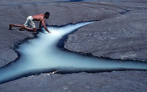 Hồ "bất thường" nhất thế giới: Không có nhiều nước nhưng nhiều quốc gia muốn tìm tới