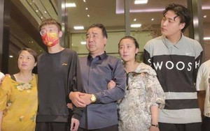 Chàng trai bị bắt cóc khỏi gia đình triệu phú khi mới 2 tuổi, bố mẹ nuôi lại là tỷ phú