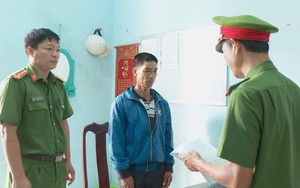 Sẵn có hơi men, cha dùng kéo đâm thủng bụng con