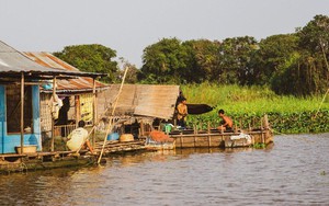 Thế giới thanh khiết trên những ngôi làng nổi ở Campuchia