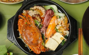 Hà Nội: Quán mì hải sản bán bằng niêu, doanh thu cả tỷ đồng mỗi tháng