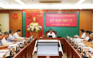 Kỷ luật cảnh cáo Chủ tịch UBND tỉnh Phú Yên và nhiều cán bộ