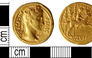 Phát hiện kho tiền cổ bằng vàng của người La Mã ở Vương quốc Anh