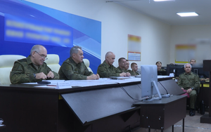 Bộ trưởng Quốc phòng Nga có chuyến thăm bất ngờ Ukraine