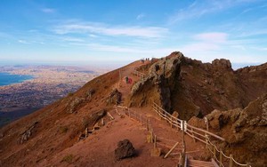 Miệng núi lửa Vesuvius - nơi không dành cho du khách thích selfie