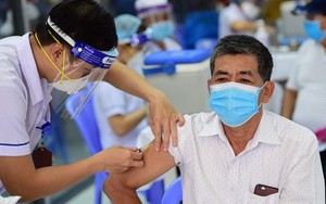 Nóng: Hướng dẫn mới nhất về thời gian tiêm vaccine COVID-19 mũi 3 và mũi 4 của Bộ Y tế
