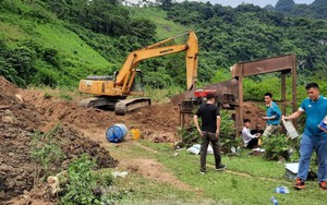 Công an Cao Bằng bắt quả tang nhóm khai thác vàng trái phép