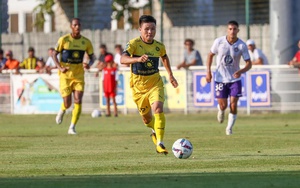 Pau FC chịu mức sụt giảm lớn nhất giải, Quang Hải có thể đem tới sức bật mới?