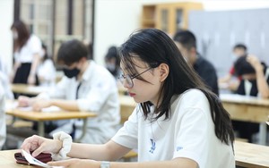 Dự báo điểm chuẩn xét tuyển đại học ngành "nóng"