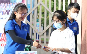 Nhiều thí sinh đến trễ trong buổi đầu tiên kỳ thi tốt nghiệp THPT 2022