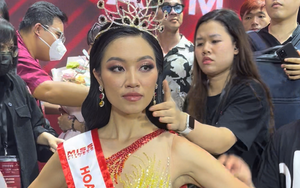 Hoa hậu Đoàn Thu Thủy rạng rỡ bên mẹ, nhan sắc qua camera thường gây chú ý