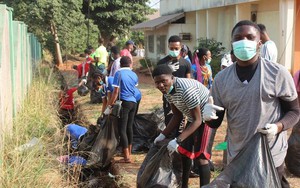 Nigeria: Sinh viên đi đầu trong chống lại rác thải nhựa