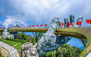 Cầu Vàng tại Việt Nam khiến cả thế giới “phát sốt”: Xuất hiện trong phim nước ngoài, nhận cơn mưa lời khen từ truyền thông quốc tế