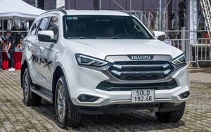 Isuzu mu-X 2022 giảm giá mạnh tại đại lý dù mới ra mắt: Thấp nhất 870 triệu đồng, tham vọng đối đầu Fortuner, Everest