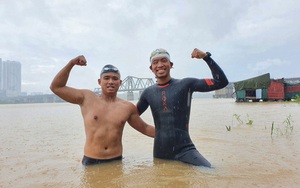 Từ lần "chết hụt" trên sông, kình ngư lập kỉ lục bơi 200km từ Hà Nội ra biển quyết tâm dạy bơi, cứu hộ miễn phí cho trẻ