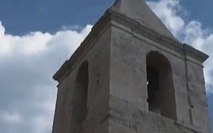 Hạn hán làm lộ ra các công trình kiến trúc cổ