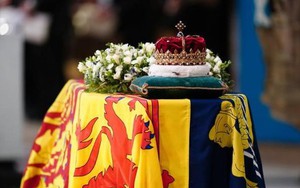Điều ít biết về áo quan của Nữ hoàng Elizabeth