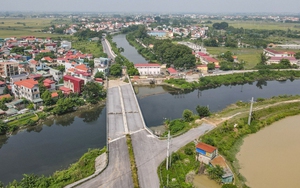 Cầu trị giá 110 tỷ, hoàn thành phần mặt cầu gần 2 năm nhưng chưa thể 'lưu thông'