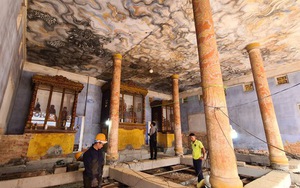 Cận cảnh ‘thần đèn’ di dời chánh điện chùa Diệu Đế nặng 1.000 tấn ở Huế
