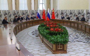 'Mặt trận chống phương Tây' ở Uzbekistan