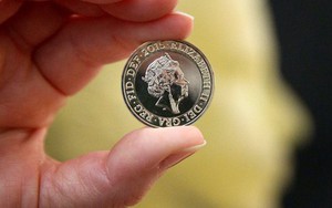 Điều gì sẽ xảy ra với 29 tỷ đồng xu in hình Nữ hoàng Elizabeth II?