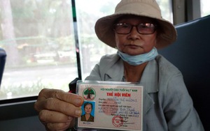 Người từ 70 tuổi dùng giấy tờ gì để đi xe buýt miễn phí?