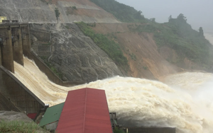 Nghệ An: Nhiều thủy điện đồng loạt xả lũ để ứng phó với siêu bão Noru
