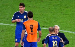 Chuyện lạ: Đồng đội của Messi ở ĐT Argentina chuyển sang chơi bóng rổ chuyên nghiệp