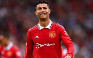Trong ngày Man United đè bẹp Arsenal, có một Ronaldo đã "tỉnh giấc"