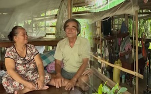 Đôi vợ chồng U70 "ba chân" hơn 20 năm sống trên ghe, cả đời ước mơ có một căn nhà