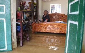 Nhiều xã huyện Chương Mỹ chìm trong biển nước sau lũ lớn