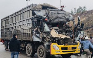 Giải cứu tài xế bị mắc kẹt trong cabin xe tải