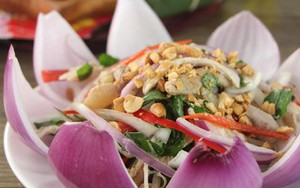 Gà luộc ngày Tết còn dư mang ra làm 4 món này đảm bảo giải quyết cực nhanh gọn!