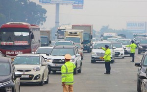 Tạm đóng cao tốc Pháp Vân - Ninh Bình vì ùn tắc