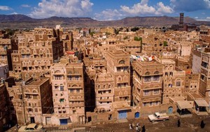 Những ngôi nhà chọc trời bằng bùn đất ở Yemen: Không dùng giàn giáo để xây dựng, phải liên tục được bảo trì vì bị thiên nhiên 'tác động'