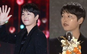 Song Joong Ki gây sốt khi trao giải cho BTS tại Grammy Hàn: Diện mạo thay đổi 1 điểm thấy rõ sau khi có tình yêu mới