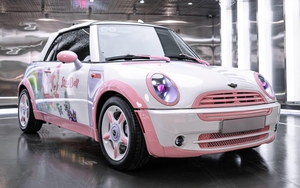 Đoàn Di Băng cho độ MINI Cooper theo phong cách độc lạ tặng con gái: Đèn kiểu Porsche, ghế phụ có màn hình lớn