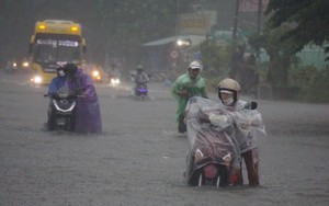 Lần đầu tiên trong lịch sử: Cảnh báo rủi ro thiên tai cấp 4 tại Huế - Đà Nẵng vì mưa lớn