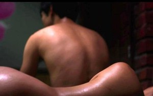 Nam diễn viên Quốc Toàn: 'Tôi ngại khi đóng cảnh nóng với chị gái của vợ’