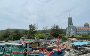 Quảng Ninh cấm biển từ 15h hôm nay (19/10)